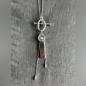 Chic Silver Pendant Necklace